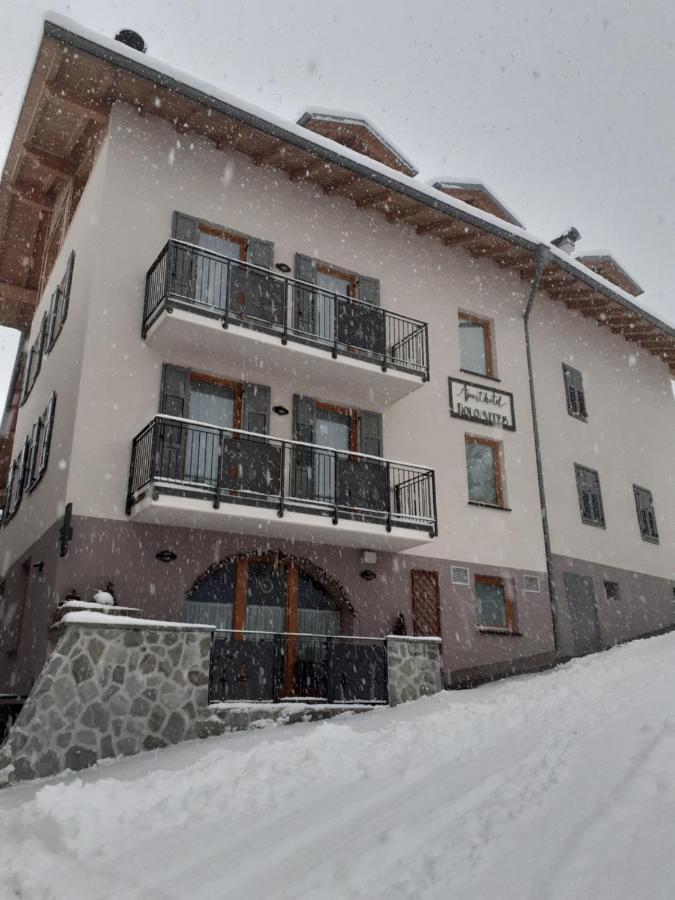 Aparthotel Dolomites Living&Relax คอมเมซซาดูรา ภายนอก รูปภาพ