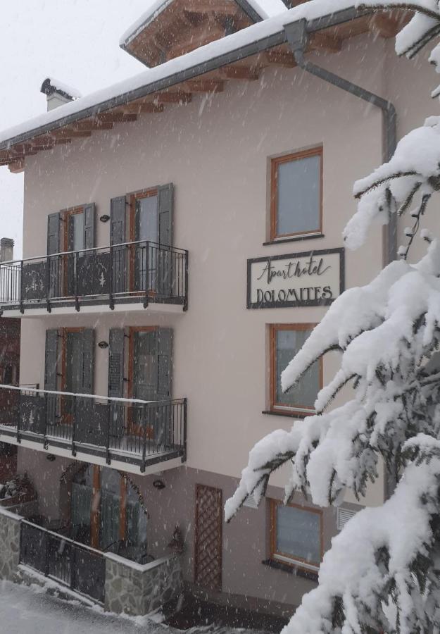 Aparthotel Dolomites Living&Relax คอมเมซซาดูรา ภายนอก รูปภาพ