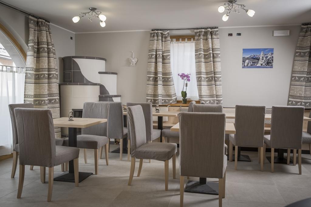 Aparthotel Dolomites Living&Relax คอมเมซซาดูรา ภายนอก รูปภาพ