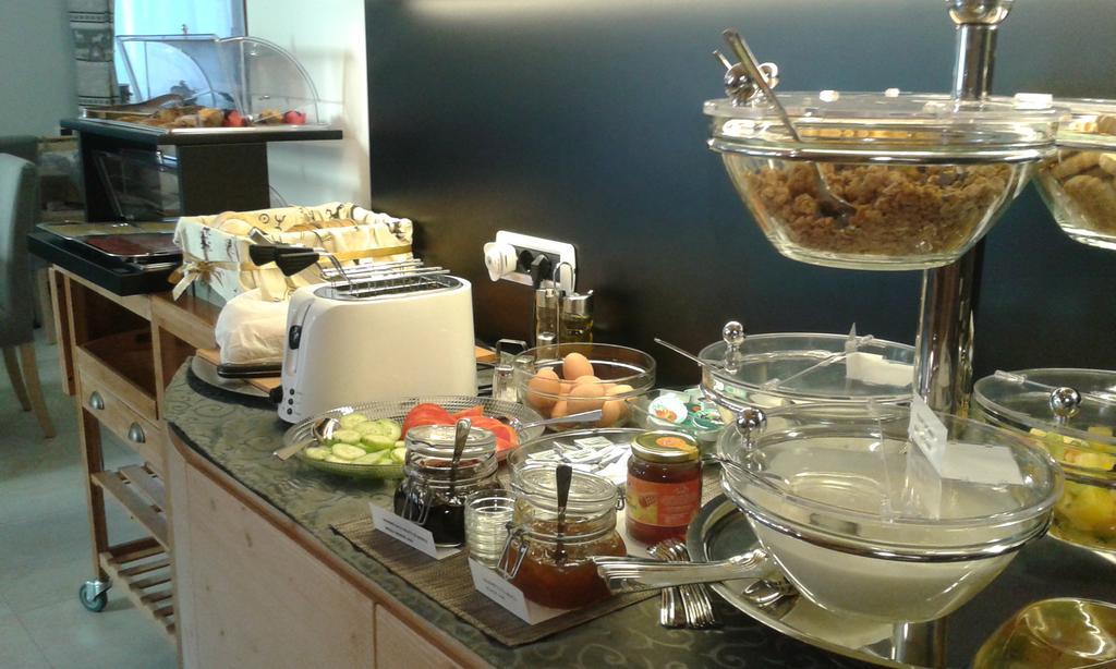 Aparthotel Dolomites Living&Relax คอมเมซซาดูรา ภายนอก รูปภาพ